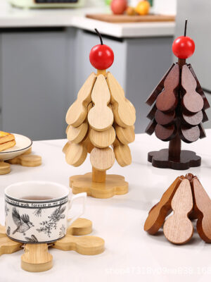 Christmas Tree Trivet - Heat Resistant Hot Pad for Household Use, Multi-functional Placemat and Decorative Kitchen Ornament.